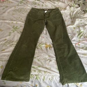 Jordache early 2000s olive green lowrise flare corduroy pants
